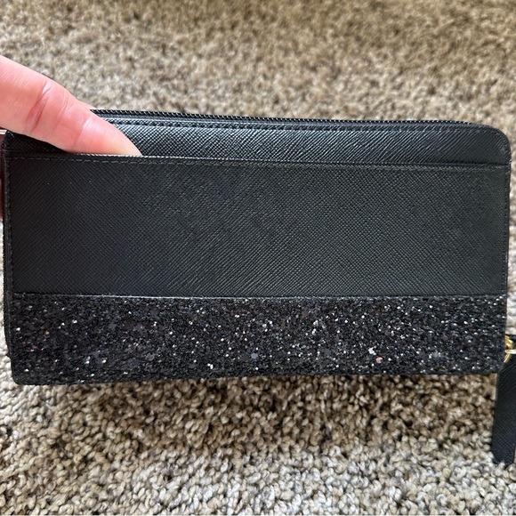 KATE SPADE-NEDA all that glitters black zip around wallet. Gently used with tags - Picture 2 of 6